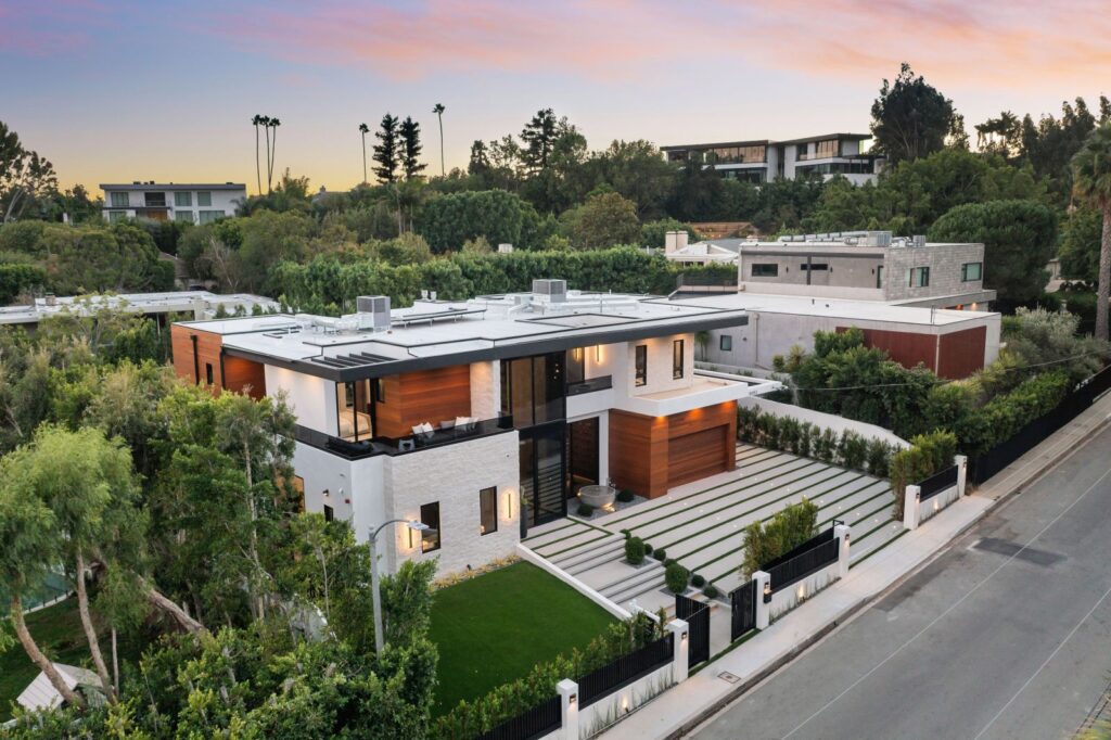 custom home building in Pacific Palisades